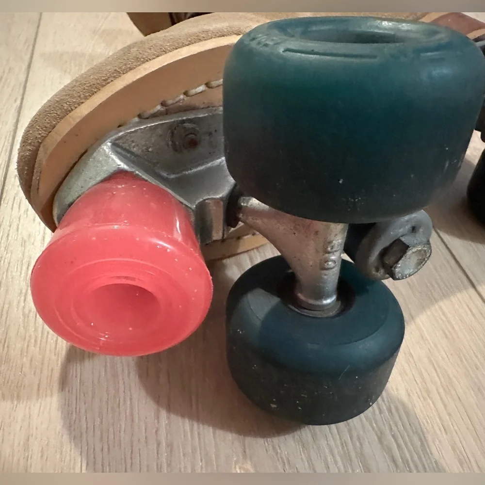 🤩🌈🛼 VINTAGE 90s Size 8 RIEDELL Tan Roller Skates - Picture 6 of 14